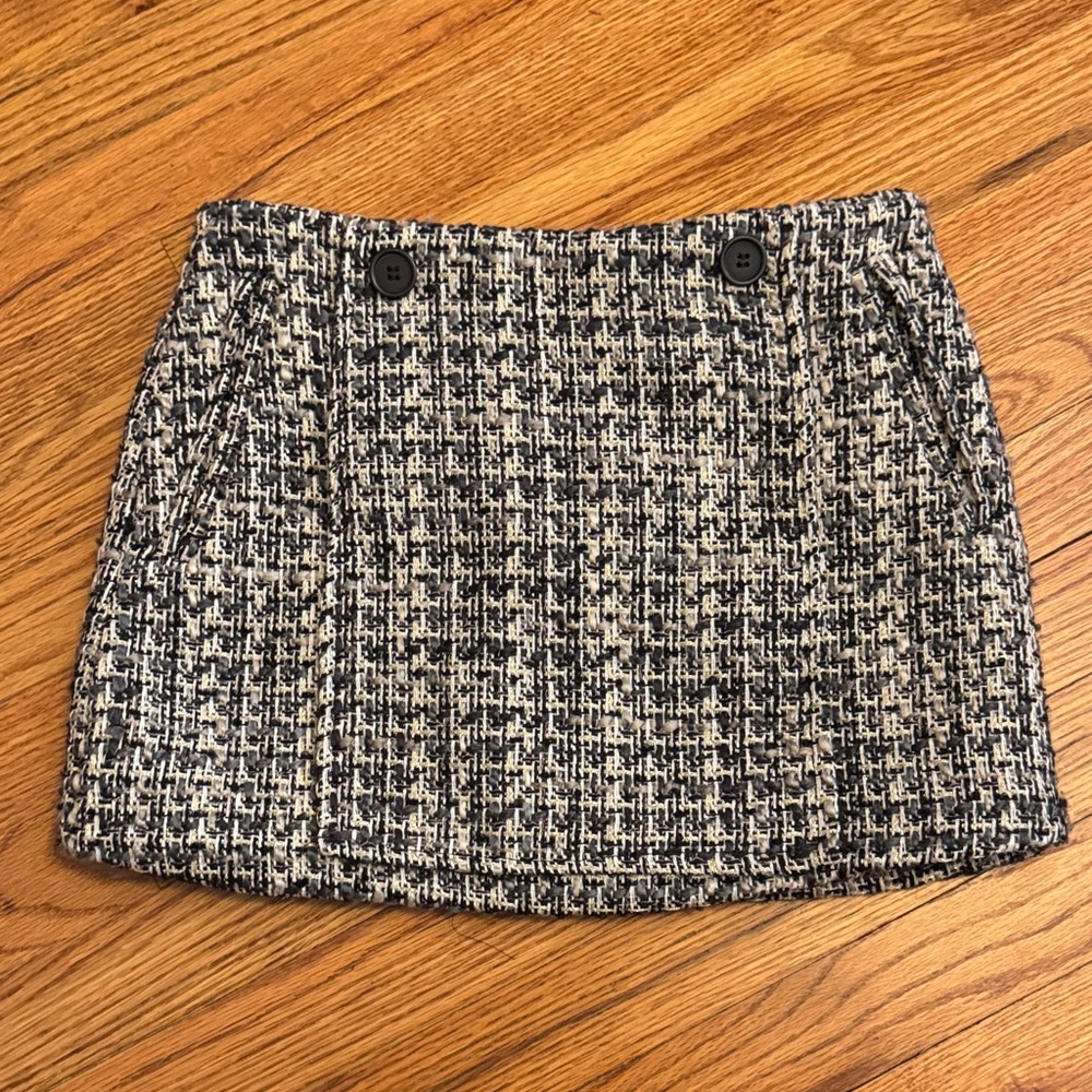 Forever 21 Black and Cream Tweed Mini Skirt